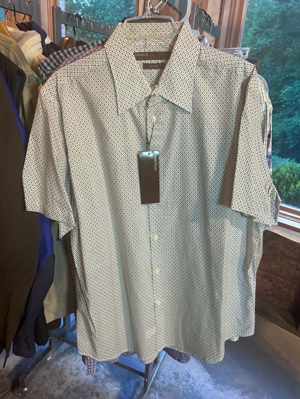 Perry Ellis City Fit Short Sleeve Geometric Print Button Down Shirt